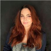 Laureata magistrale in Neurobiologia impartisce lezioni di biologia e scienze a studenti di scuole superiori e medie